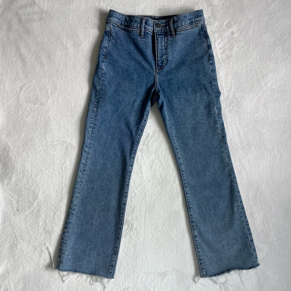 Women's sz 2 26 Express Jeans  Medium Mid Rise Cropped Flare Leg Wash Frayed Hem
